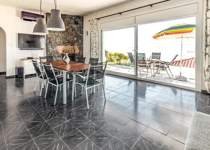 Cap Ras 01 - Con Terraza Y Vistas * Girona